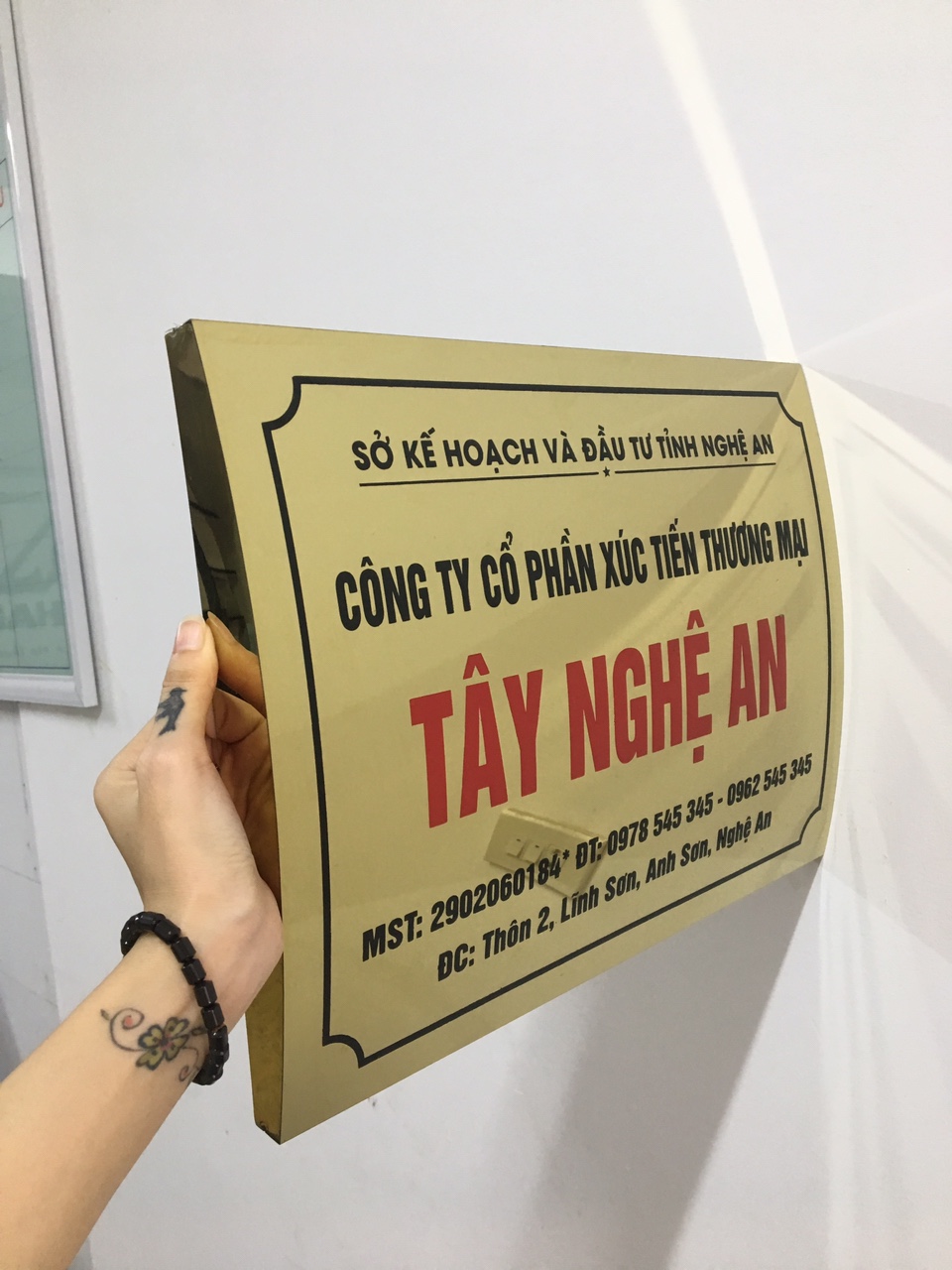 biển inox ăn mòn